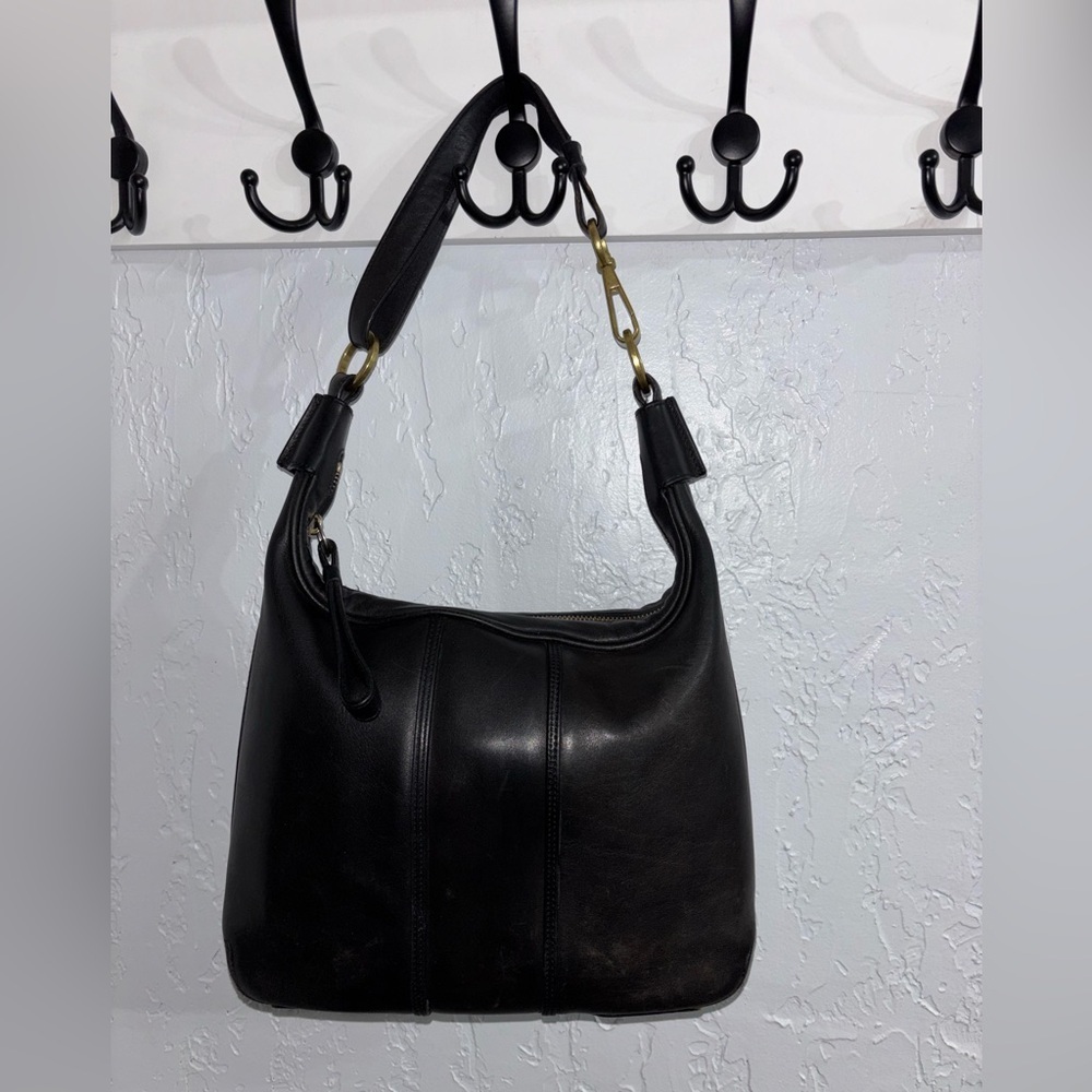 Rare Vintage Coach Amanda 6950 Black Leather Shoulder Bag with Brass Hardware
